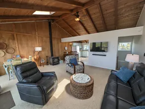 Oceanfront - Dog Friendly/Firepit/Beach Path/FUN! - Image 5