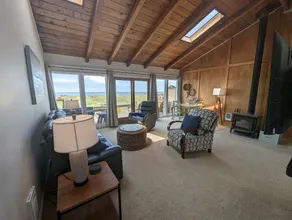 Oceanfront - Dog Friendly/Firepit/Beach Path/FUN! - Image 3