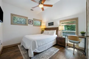 Cozy Relaxing 2BR Stay | East Austin near Downtown - Image 2