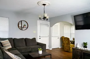 Downtown Gem 2 Br w Spacious Yrd - Image 3