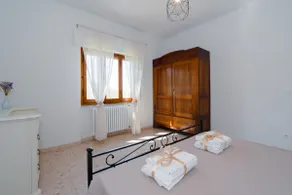 [Tuscany Home] Garden Retreat w/ Parking & BBQ - Image 4