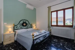[Tuscany Home] Garden Retreat w/ Parking & BBQ - Image 3