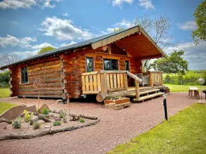 Willow, Luxury Log Cabin Retreat - Image 2