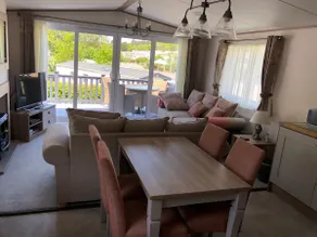 Deluxe Holiday Home. Whitecliff Bay, Bembridge. - Image 2