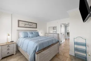 Beachside Bliss: Private 1-Bedroom Hideaway - Image 2