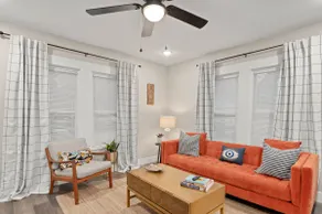 Renovated 2 BR, 3 blks to Square - Image 3