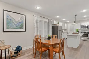 Renovated 2 BR, 3 blks to Square - Image 4