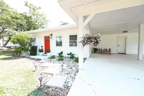 Bekah’s Bay Bungalow lll - Image 5