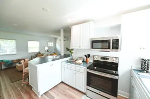 Bekah’s Bay Bungalow lll - Image 2