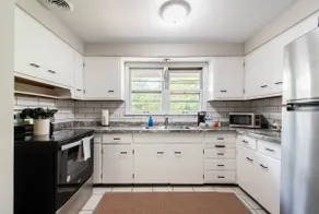 Stylish 2BR Apt in Boardman - Image 5