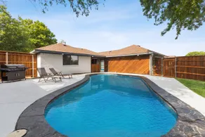 Beautiful & Luxurious House W/Pool - Image 3