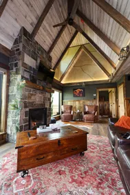The Overlook Cabin - Image 5