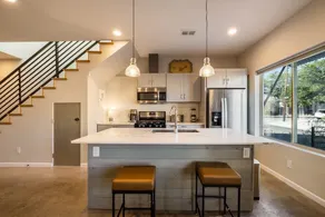 Executive Living+Downtown - Image 3