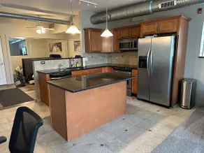 Milford downtown qn bed full kitchen washer dryer - Image 2