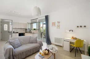 Alkmini Apartment - Image 2