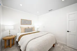 Coastal Haven in Laguna Beach on Pacific Coast Hwy - Image 4