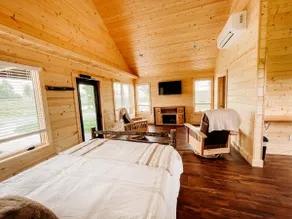 The Gobbler Cabin in Bethany, MO - Image 4