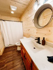 The Caribou Cabin in Bethany, MO - Image 5