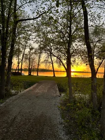 Cottonwood Cove on beautiful Lake Amelia - Image 4