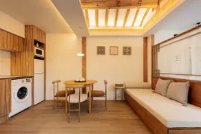 Mirror Courtyard, reflecting the clear and gentle Hanok in the West Village - Image 4