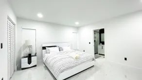 Stunning Modern Home w/Jacuzzi Near Dolphin Mall - Image 2