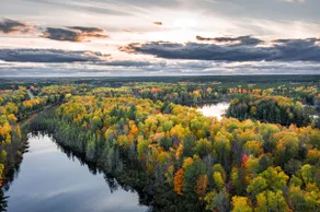 National Forest Lakeside Retreat - Image 5