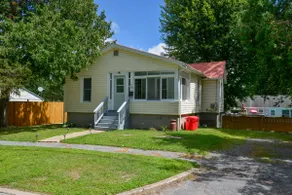 A charming home on quiet street! - Image 5
