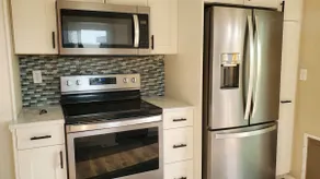 Cozy 2bd home on waterfront with hot tub - Image 5