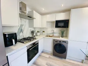Apartment in Stepney Green - Image 5