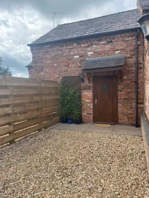 Quiet Rural Escape near M6 | Fast Wi-Fi & Parking - Image 3