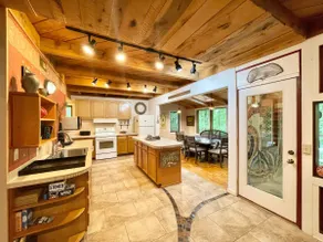 Farm House at Rock Ridge Retreat - Image 4