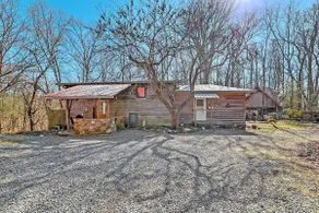 Farm House at Rock Ridge Retreat - Image 5