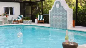 Luxury Naples: Pool, Gym, Sauna & Pickleball - Image 2