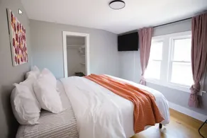 Retro 2 bedroom bungalow in Chicago (Avondale) - Image 3