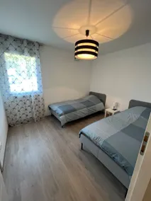 Cozy 2-bedroom home with terrace - Image 4