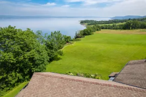 Beautiful Lakeside Property - Image 2