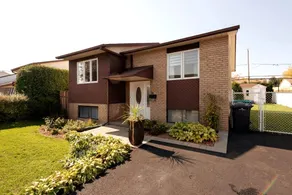 20 miles to Grand Prix - 4 BR Detached House - Image 1