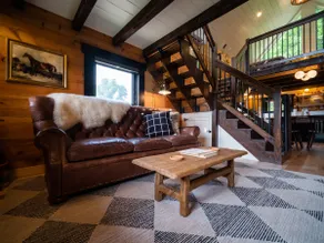 Aspenshire Cabin: A Nod to English Charm - Image 3