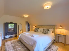 Historic Riverfront Mansion - Whole House - Image 5