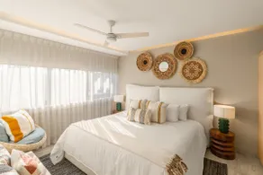 Infinity Pool & Gym: Designer Condo @ Art District - Image 2