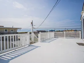 Avalon Condo w Ocean View Deck for 8 - Image 3