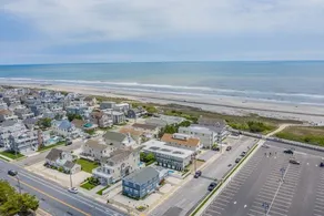 Avalon Condo w Ocean View Deck for 8 - Image 2