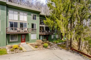 Cozy 4 Bedroom in Hidden Valley Resort - Image 2