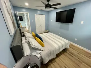 Damon's Hideaway - Image 2