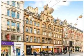 Iconic Oxford Street 3Bed 2Bath LIFT+AC+Balcony - Image 3