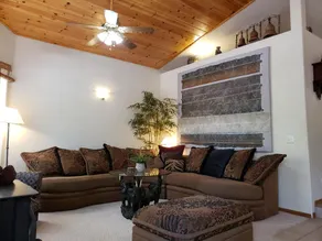 The Whiskey Pines Cabin - Image 4
