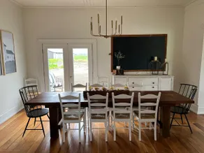 Farmhouse at Grizzly Bluff Dairy - Image 3