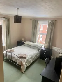 Family Home Near City Centre - Image 4