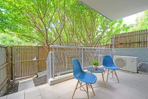 3BR | Metro & Shopping | 2 Parking | Castle Hill - Image 2