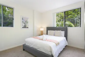 3BR | Metro & Shopping | 2 Parking | Castle Hill - Image 3